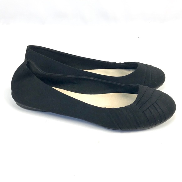 American Eagle Outfitters Shoes - AEO like new black comfortable flats size 12 wide